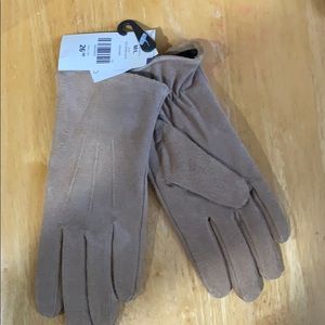 NWT Genuine leather gloves